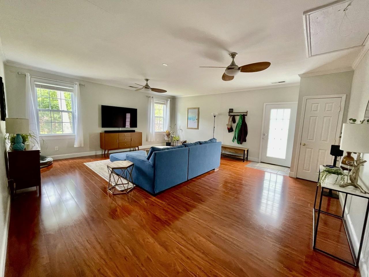 429 Dogwood Circle - Photo 3 of 20