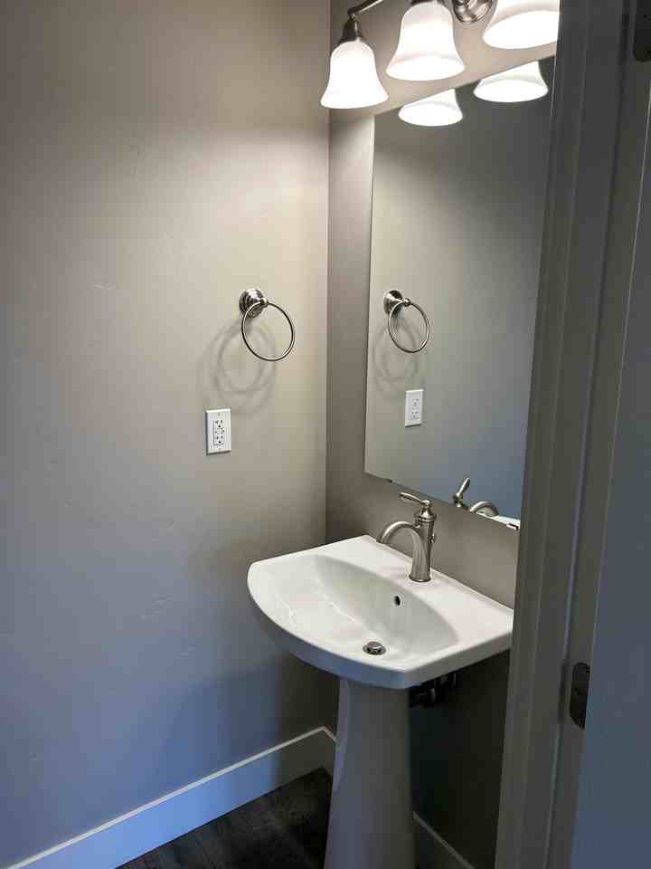 633 REED MARKET 2 S - Photo 2 of 16