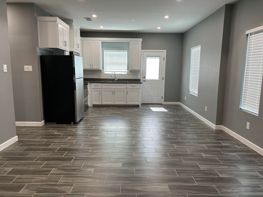 3104 W Driftwood St - Photo 3 of 18