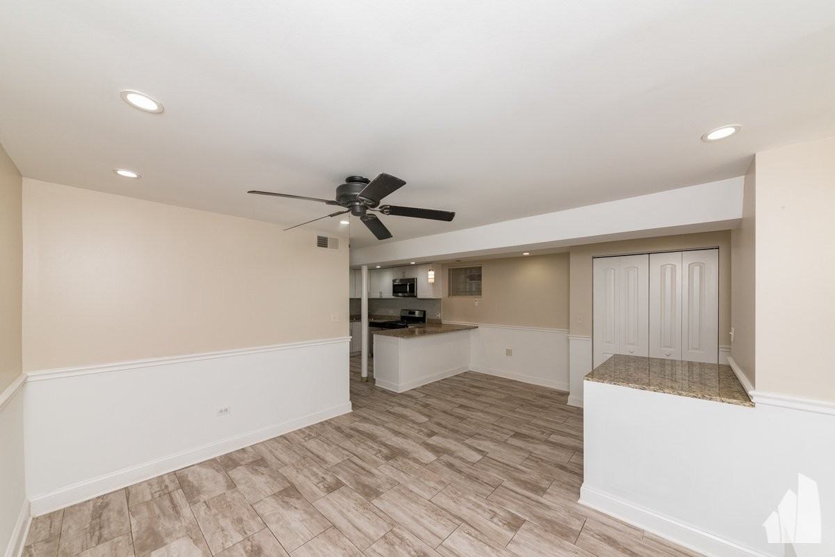 1538 N Maplewood Ave #G - Photo 2 of 8