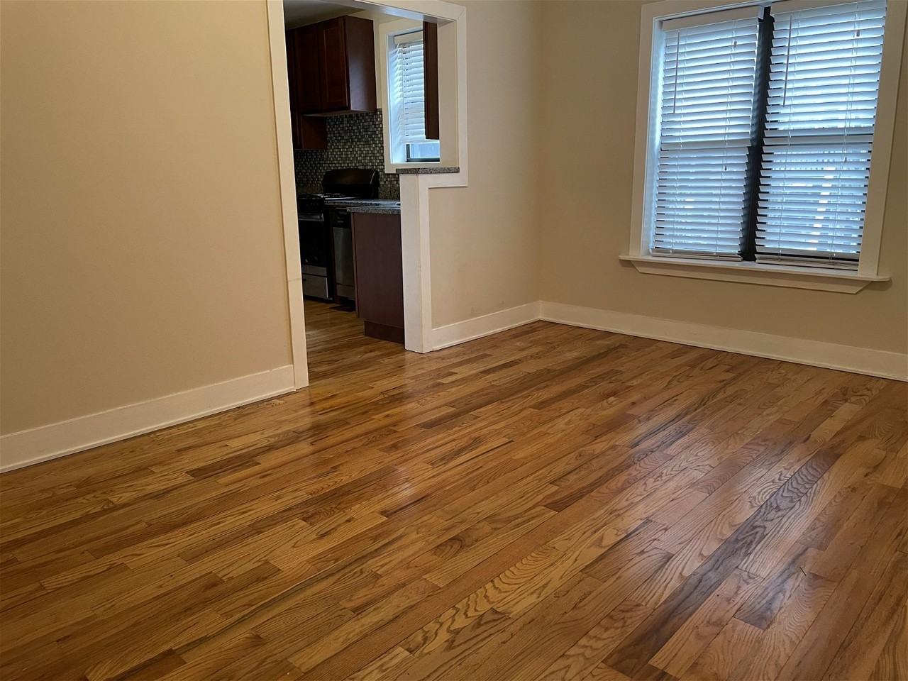 W Oak St #1135W3 - Photo 2 of 8
