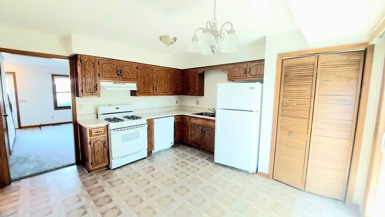 73 Joy St - Photo 3 of 21