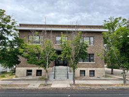 featured image of 207 S Hayes Ave