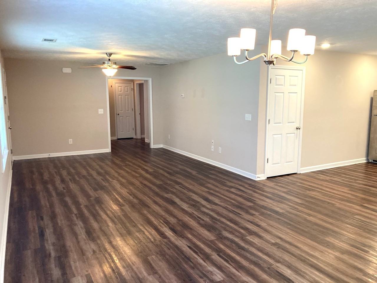 2404 Seminole Rd - Photo 7 of 26