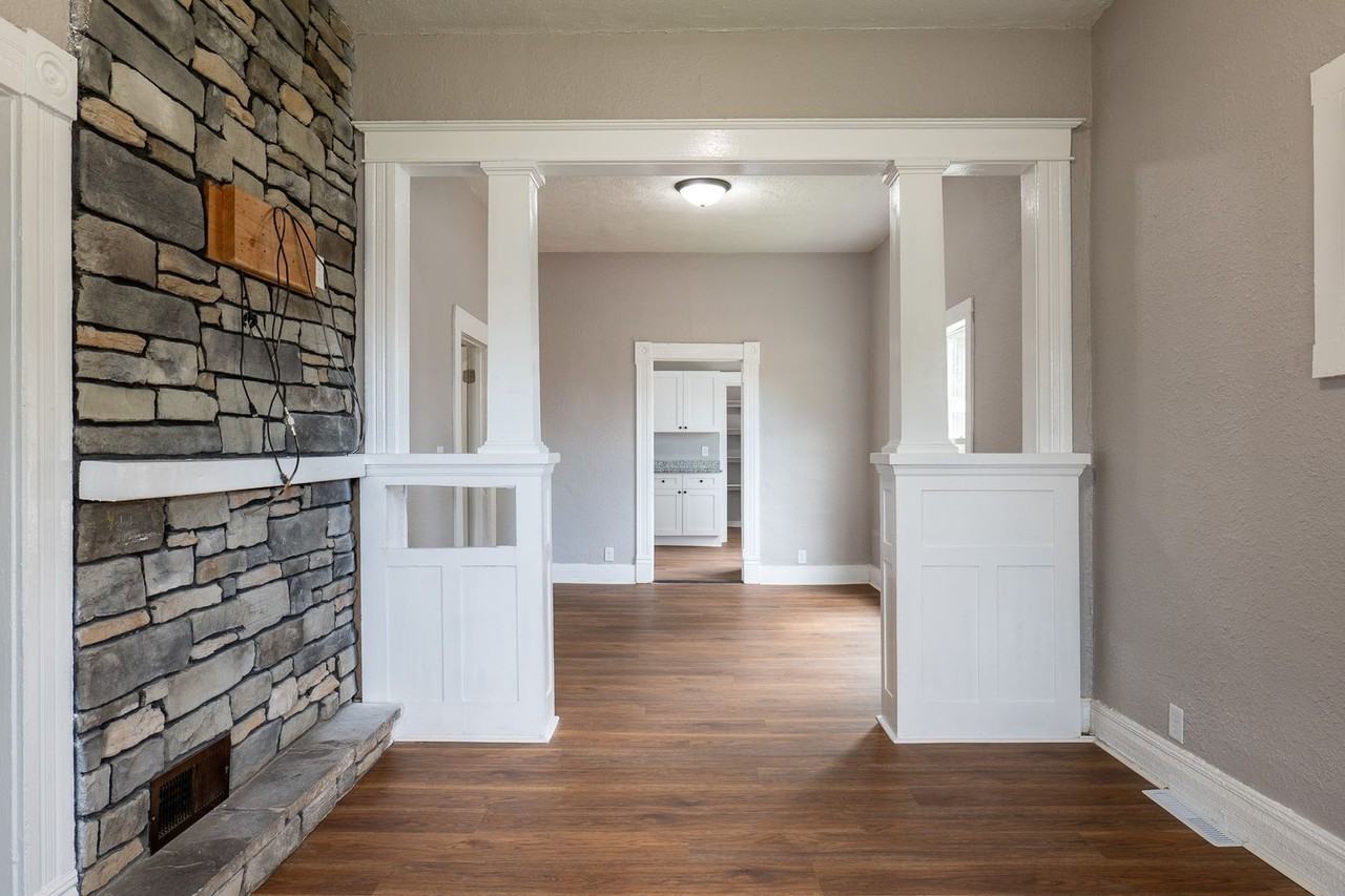 2627 Y St - Photo 2 of 17