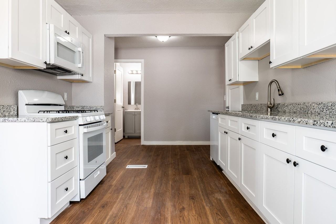 2627 Y St - Photo 7 of 17