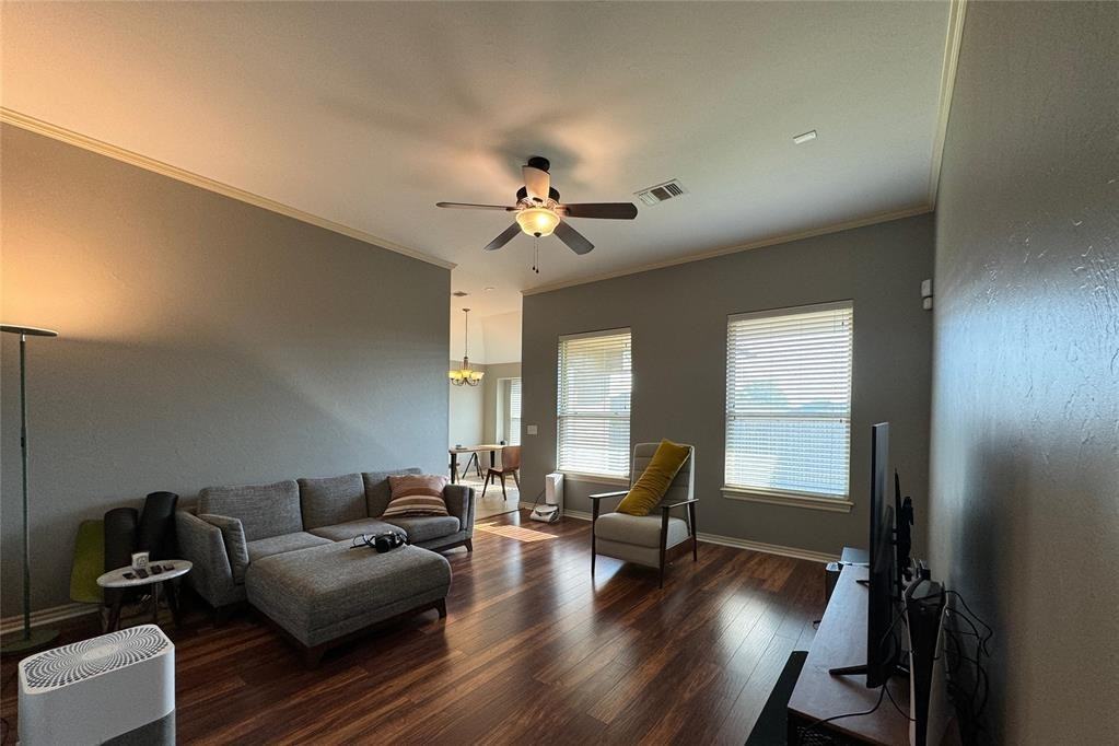 509 Cooper Ct - Photo 3 of 15