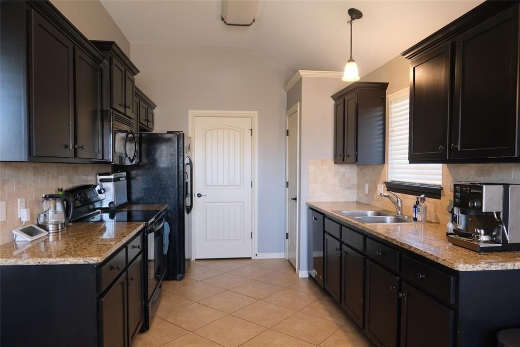 509 Cooper Ct - Photo 4 of 15