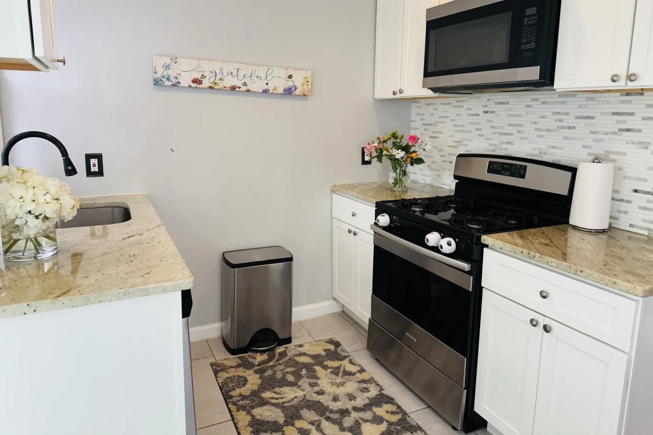 89 Farragut Rd - Photo 3 of 19