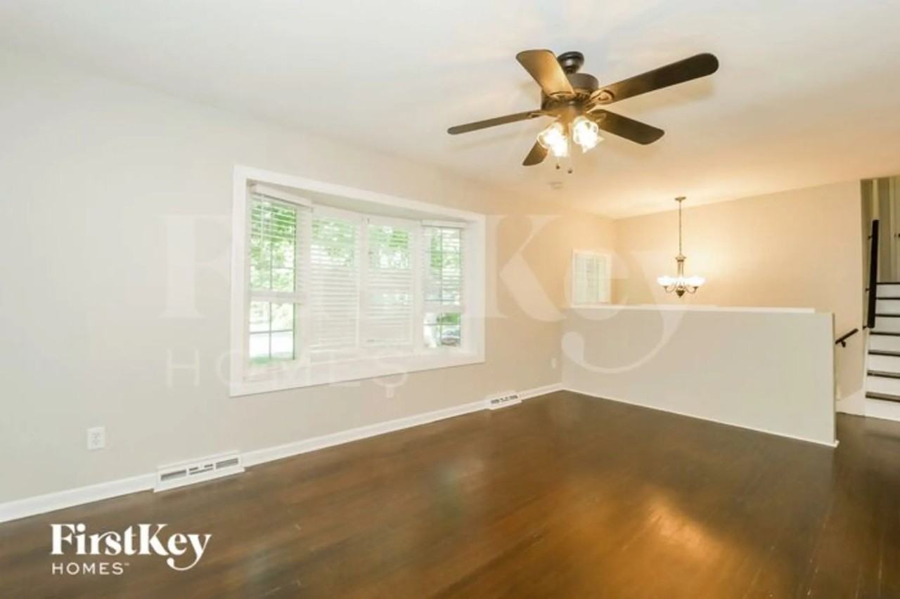 2914 Stratford Dr - Photo 2 of 15