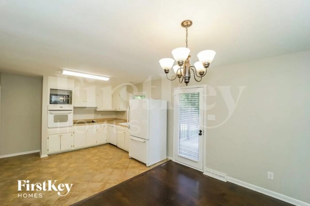 2914 Stratford Dr - Photo 3 of 15