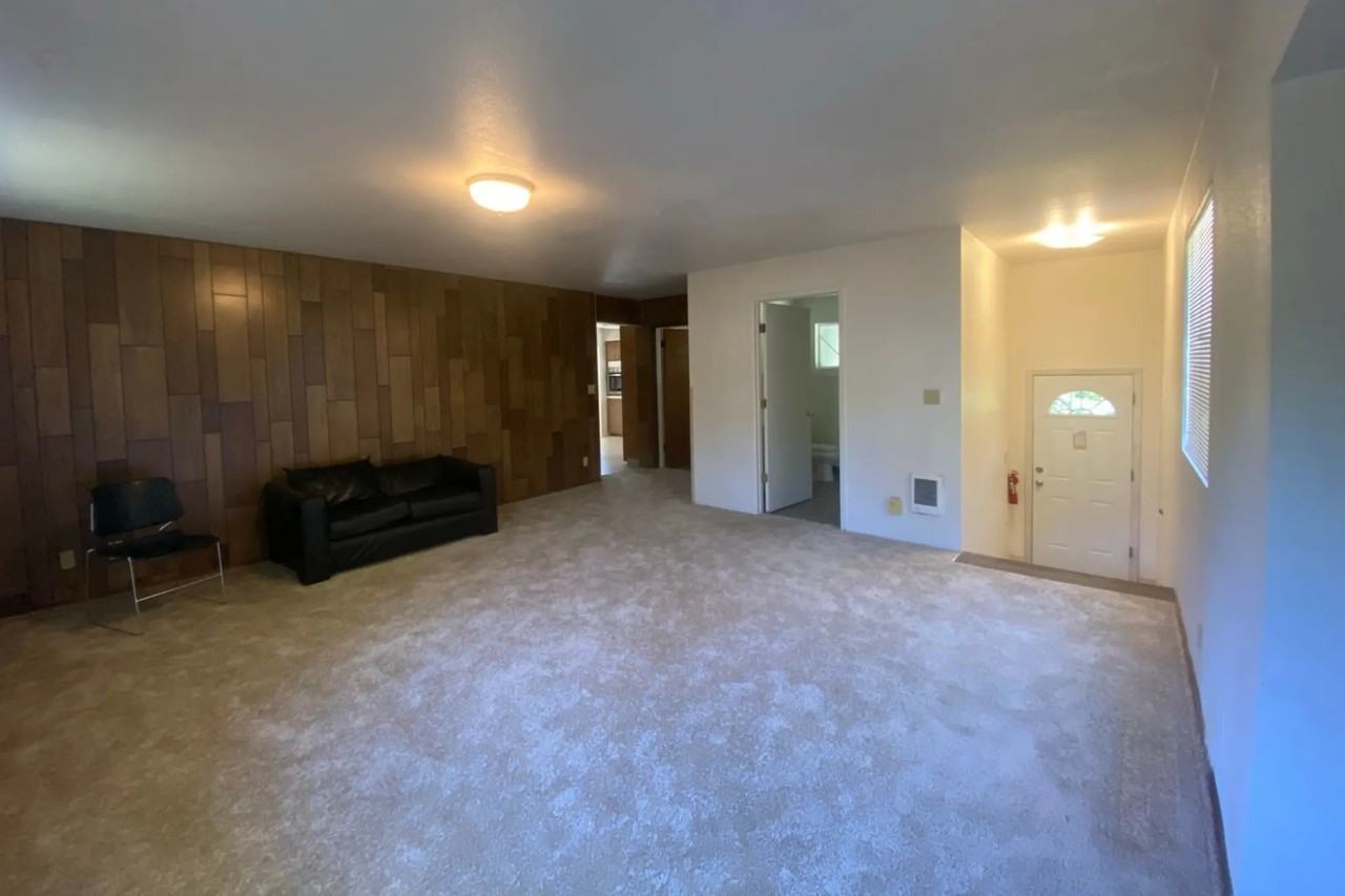 10015 Sw Boones Ferry Rd Rm 1 - Photo 3 of 5