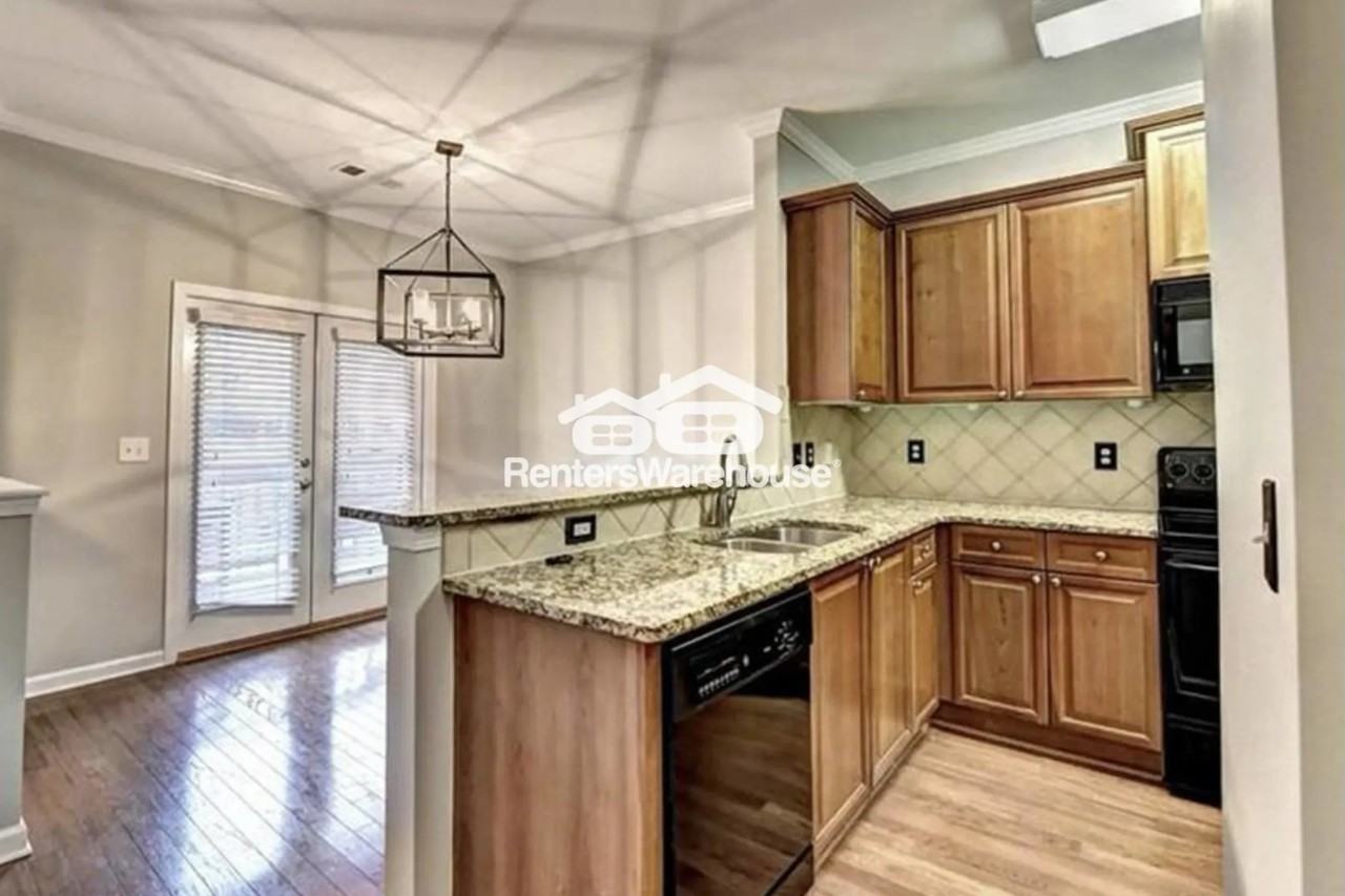 1048 Liberty Pkwy Nw - Photo 3 of 30