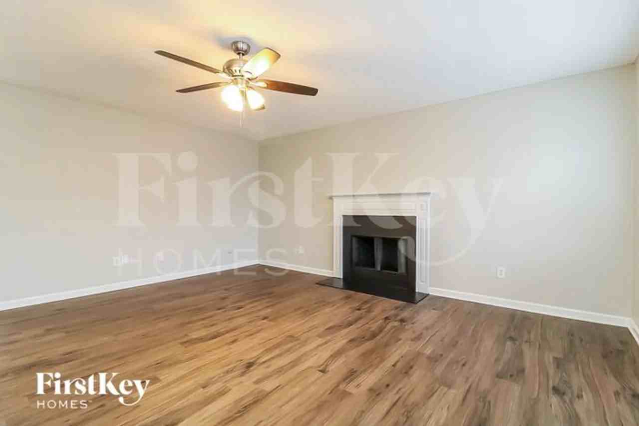 309 Timberwood Dr - Photo 3 of 15