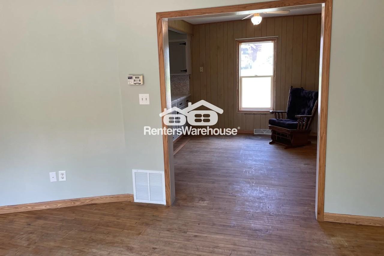 1630 70th Ave - Photo 3 of 12