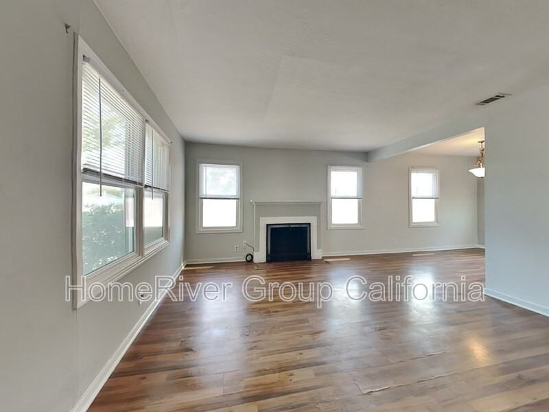 5450 Jansen Dr - Photo 2 of 24