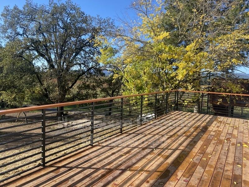 812 Limerick Ln - Photo 3 of 35