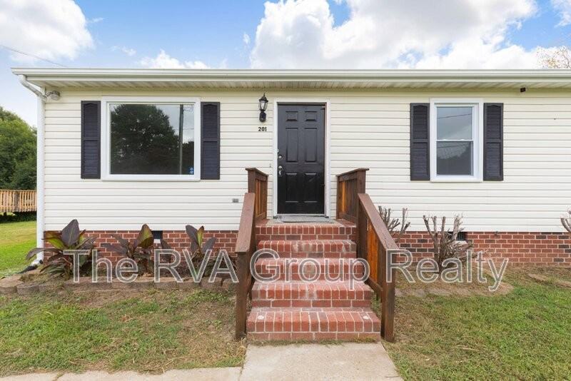 201 Evergreen Ave - Photo 4 of 35