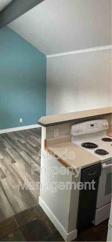 126 S Lincoln Ave #4 - Photo 3 of 7