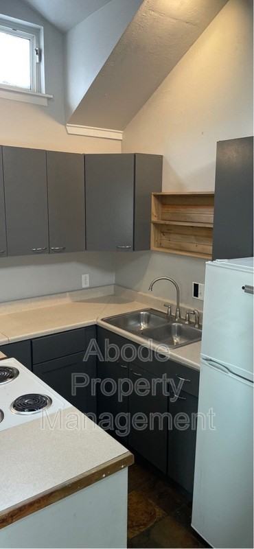126 S Lincoln Ave #4 - Photo 4 of 7