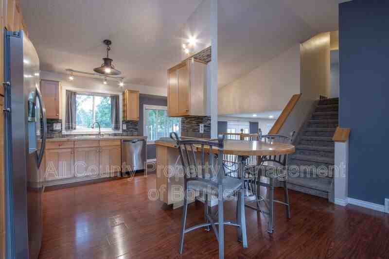 2124 Stuart St - Photo 6 of 23