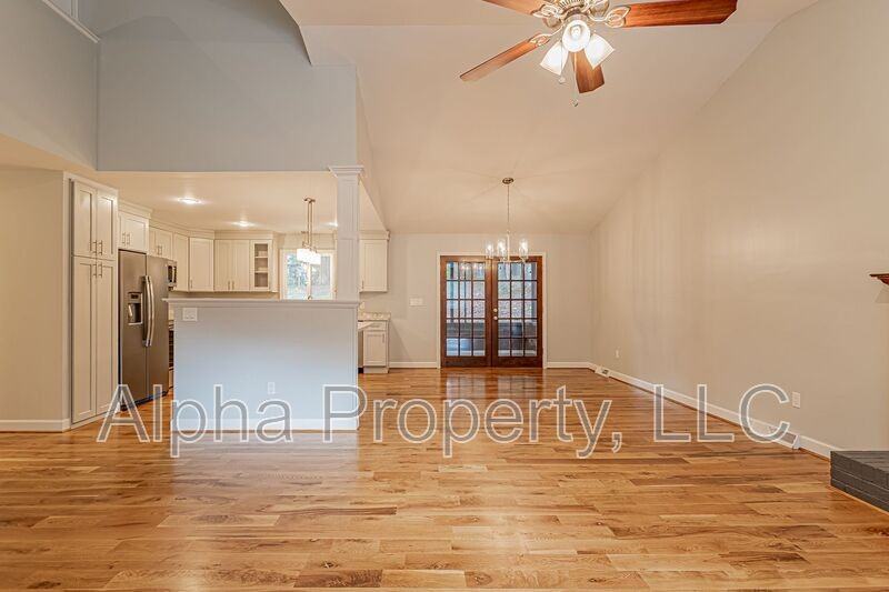 108 Duquesne Dr - Photo 5 of 32