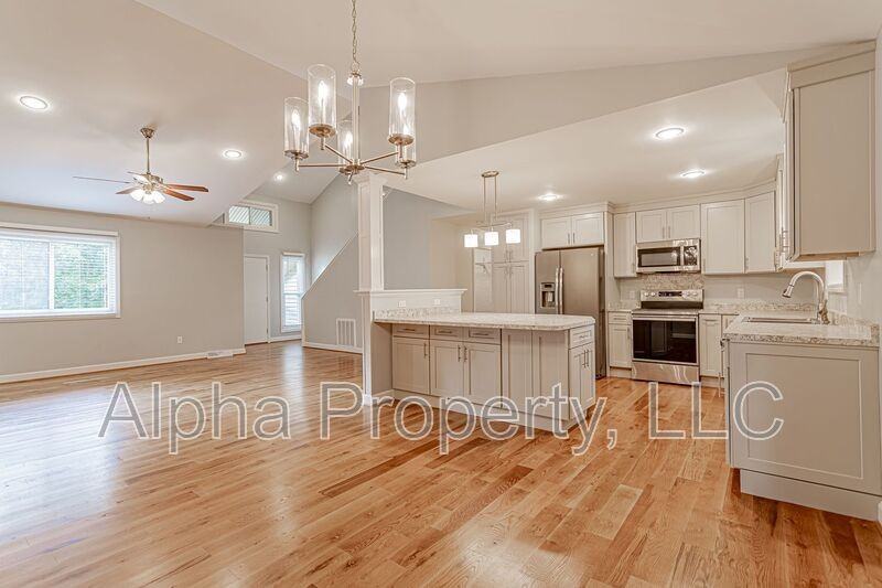 108 Duquesne Dr - Photo 7 of 32