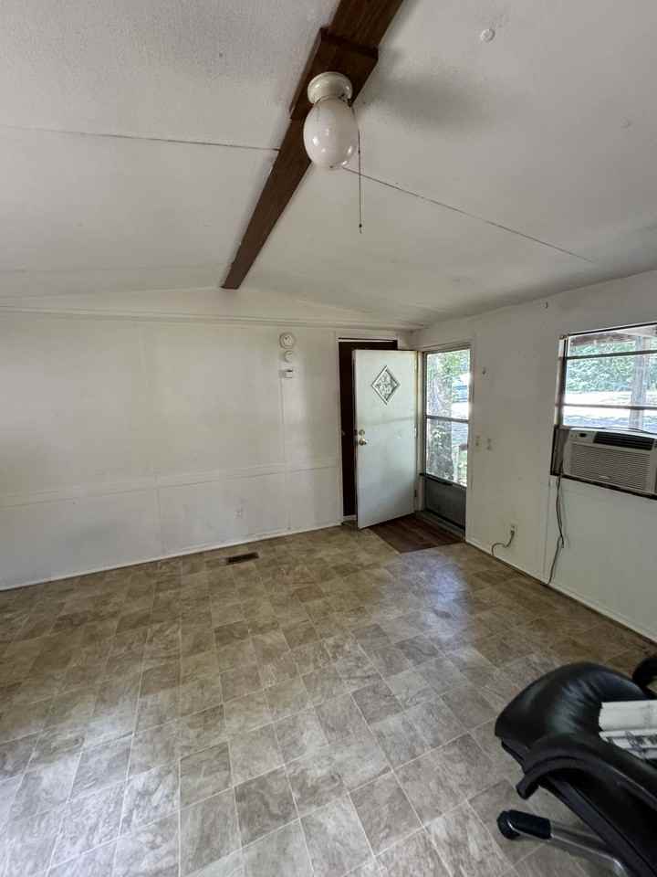 85 Acorn Village Ln - Photo 3 of 7