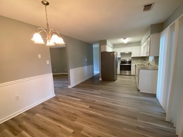 300 Robinson Loop - Photo 3 of 21