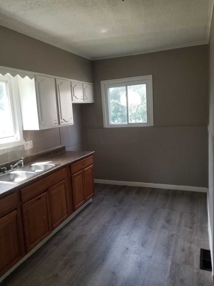 191-193 Lincoln Ave - Photo 2 of 18