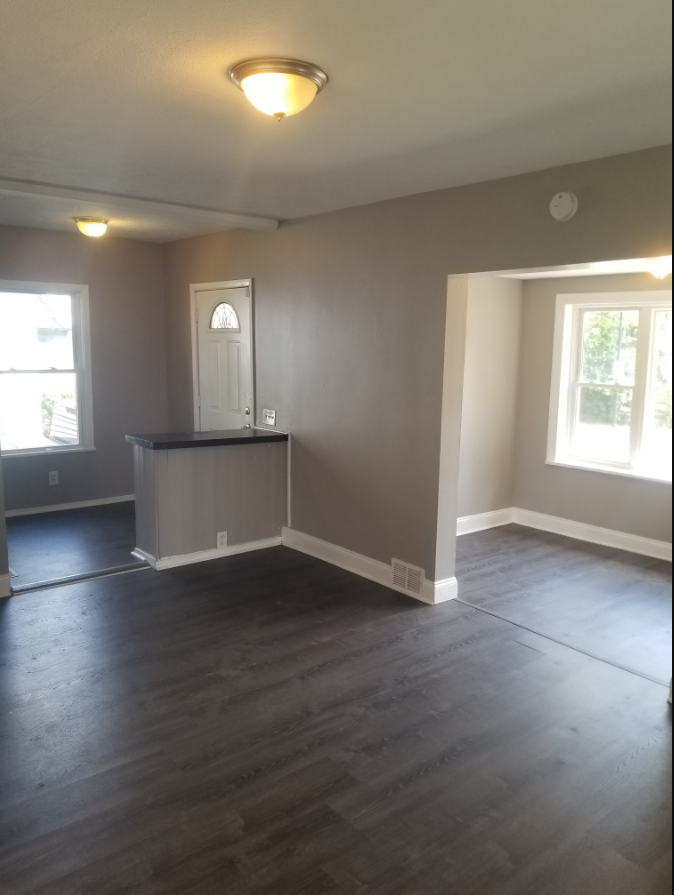 196 Rand St - Photo 3 of 14