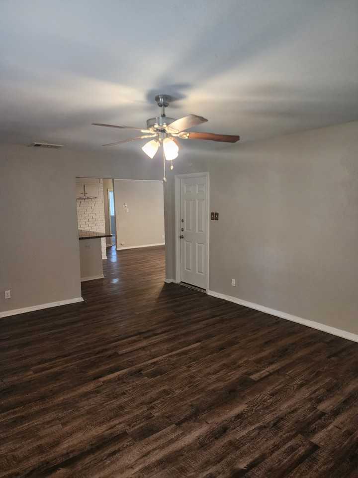 1004 Marlene Dr - Photo 2 of 10