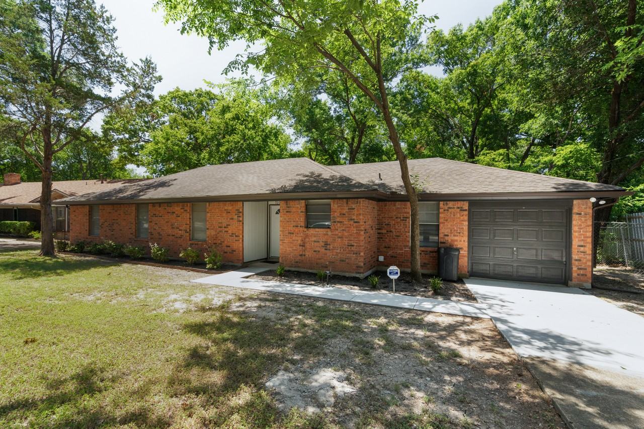 7606 Antoinette St - Photo 3 of 22
