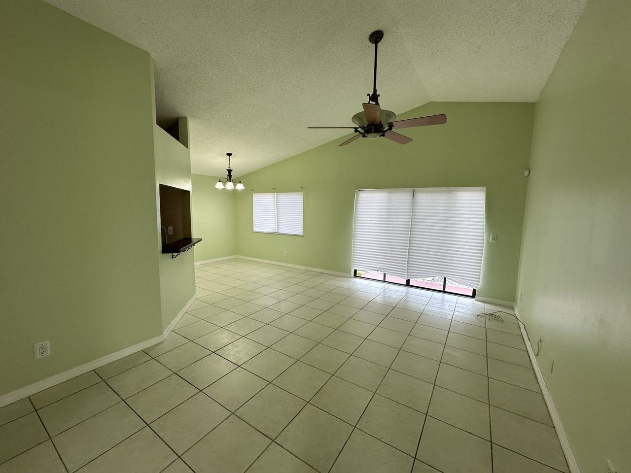 2410 Sw 87th Ter - Photo 3 of 23