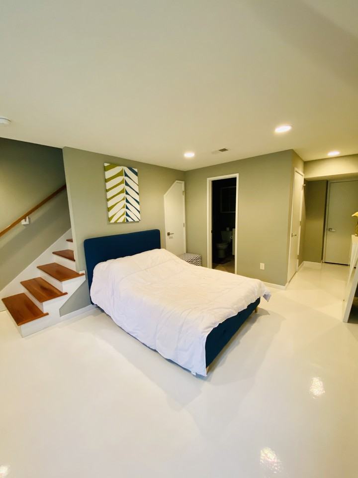 2408 Forest Ave - Photo 3 of 32