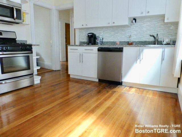 9 Sachem St #2 - Photo 4 of 13