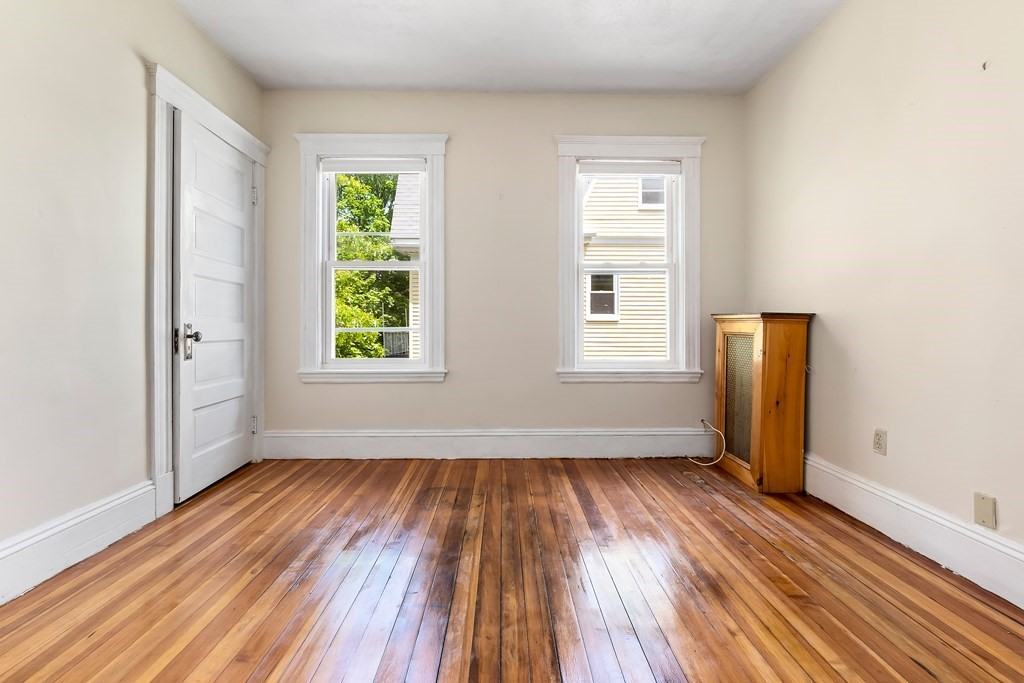 12 Windsor St #1 - Photo 3 of 19