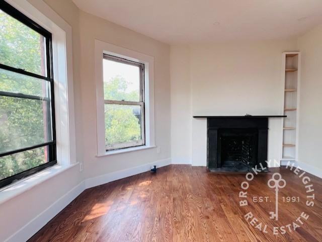 49 Garden Pl #4N - Photo 2 of 13