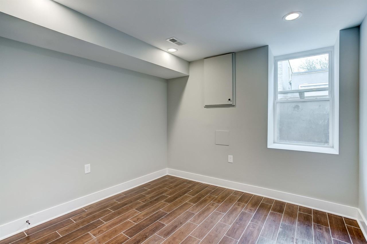 11 W Barney St #1 - Photo 3 of 50