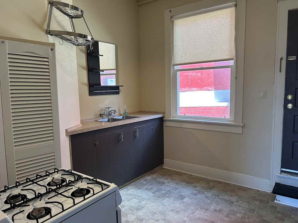 4537 Southeast 65th Avenue #6 - Photo 4 of 10