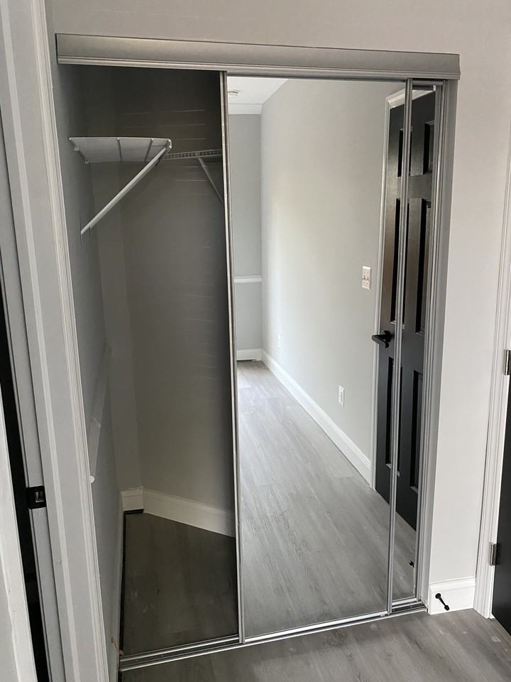 146 N East Avenue - Photo 2 of 17