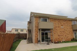 Glen Oaks 4-Plexes - Photo 1 of 1