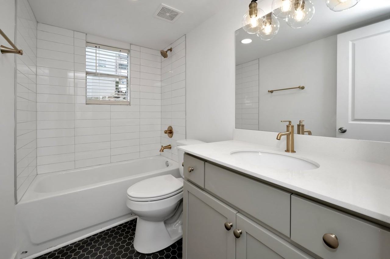 Caribou Apartments - Photo 4 of 32