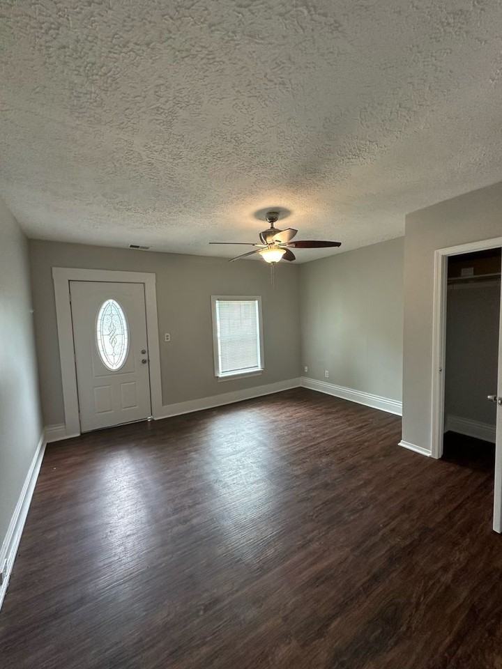 3133 Garland Ave - Photo 2 of 9