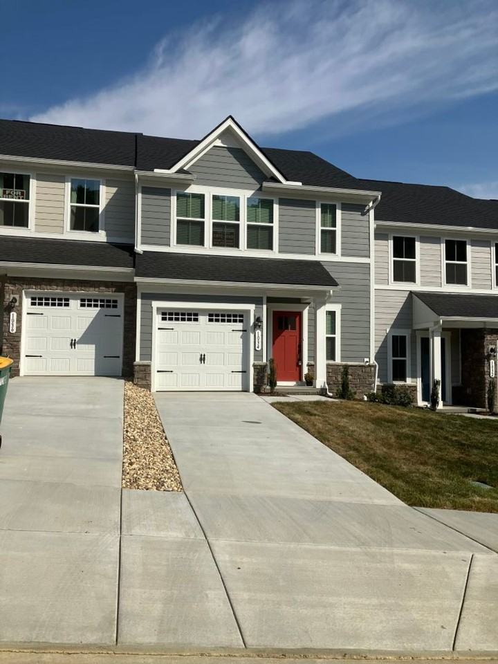1034 Mountain View Dr - Photo 2 of 13