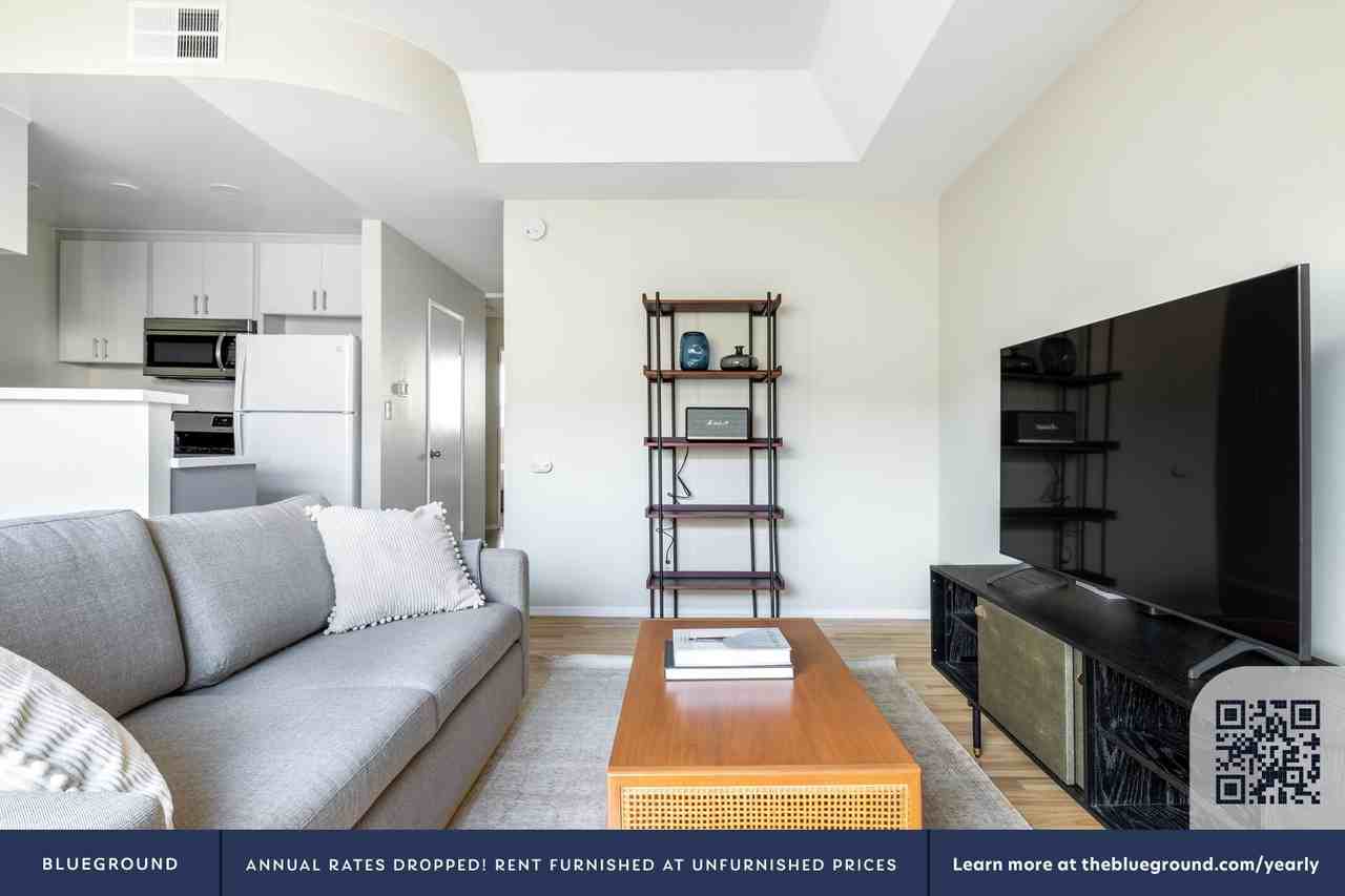 1423 North Curson Avenue - Photo 4 of 38