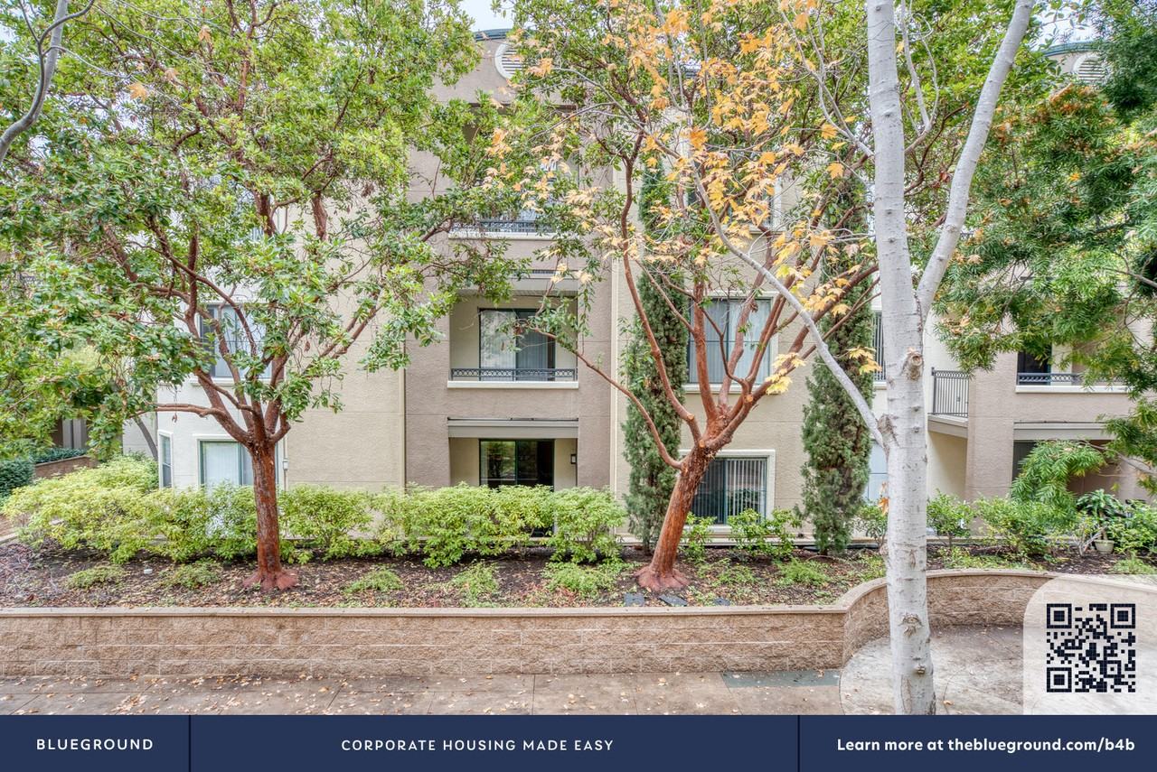 2201 Bridgepointe Parkway - Photo 6 of 57