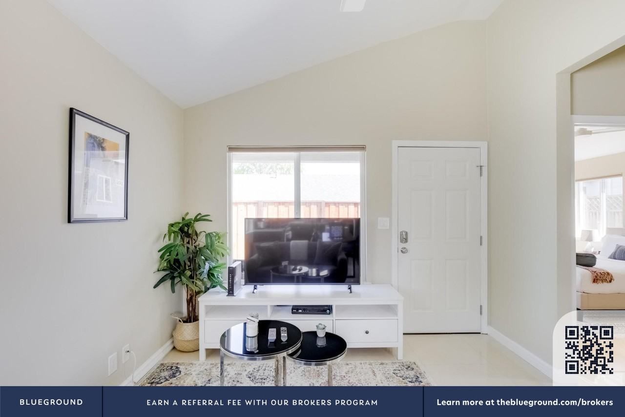 10065 Judy Ave #1570 - Photo 5 of 18