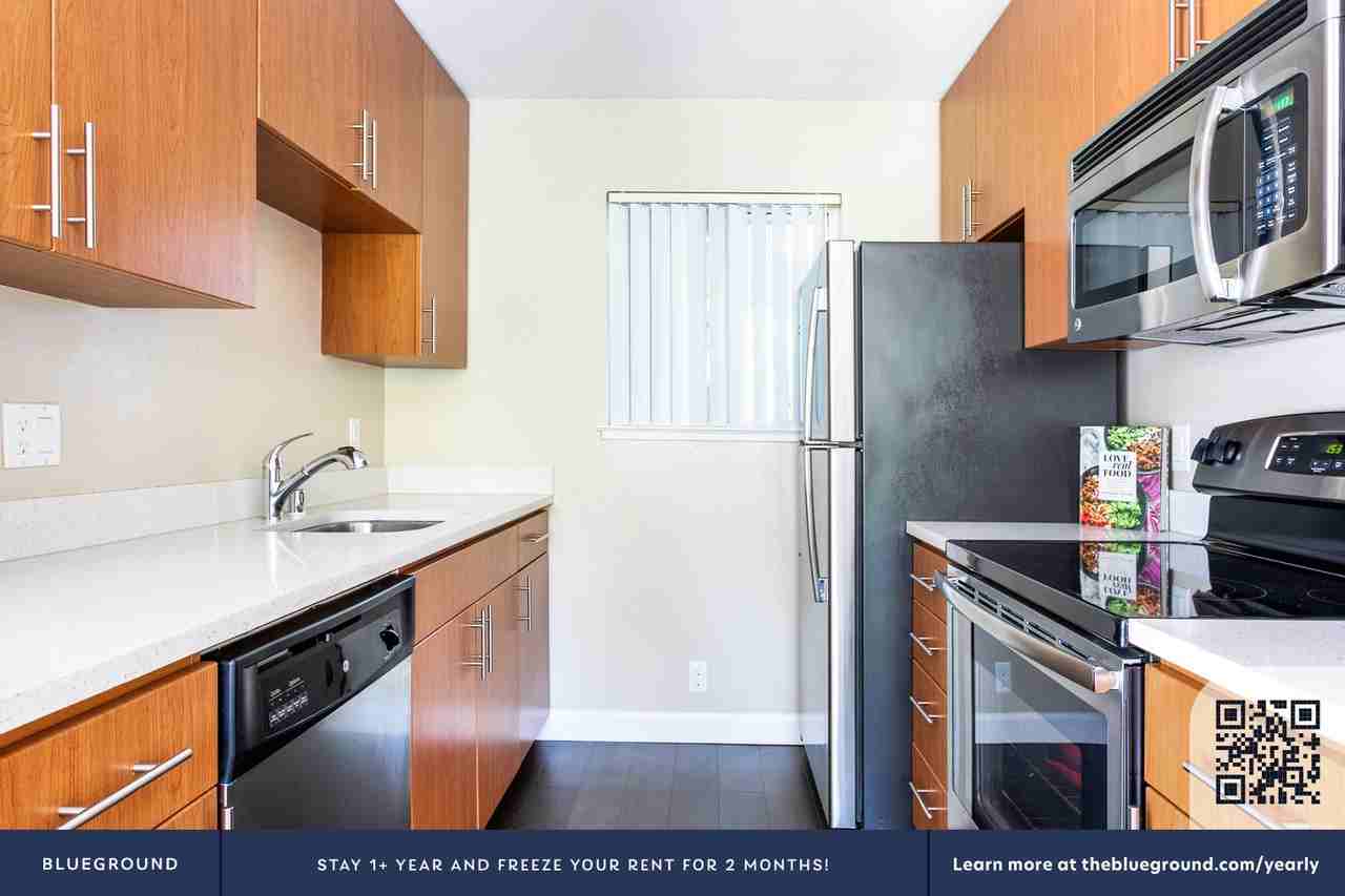 900 Pepper Tree Lane - Photo 7 of 28