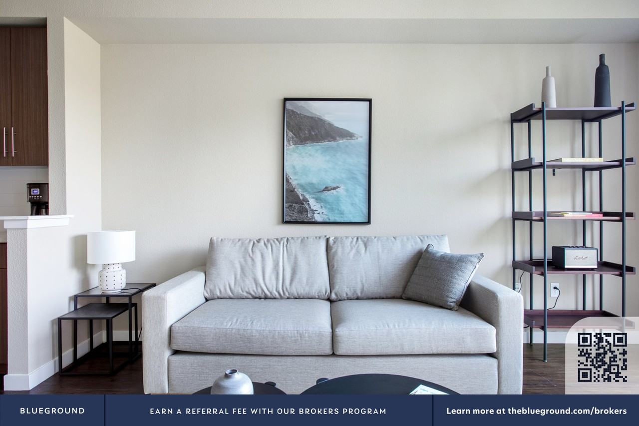 111 North Rengstorff Avenue - Photo 4 of 39